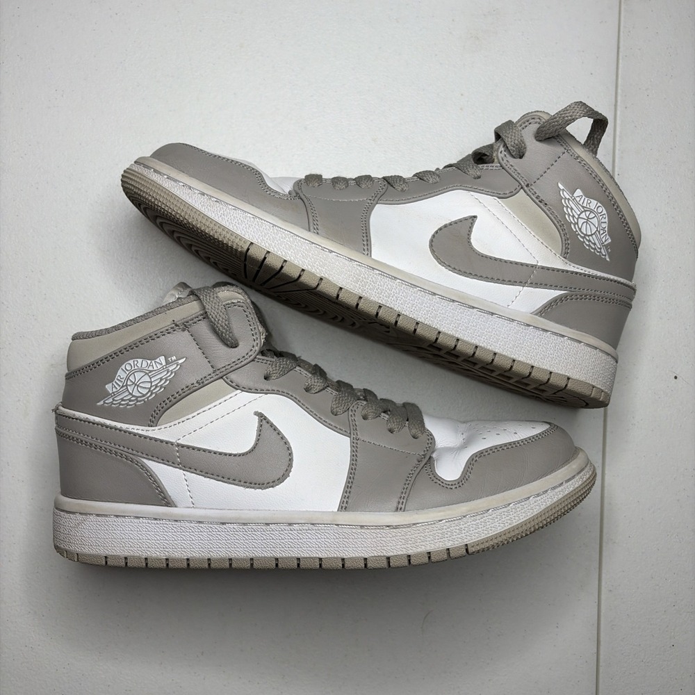Men 6/W7.5 Nike Air Jordan 1 Mid Linen Gray White